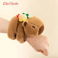 Bracelet peluche Capybara — Jouet poignet kawaii enfant, doux & rigolo