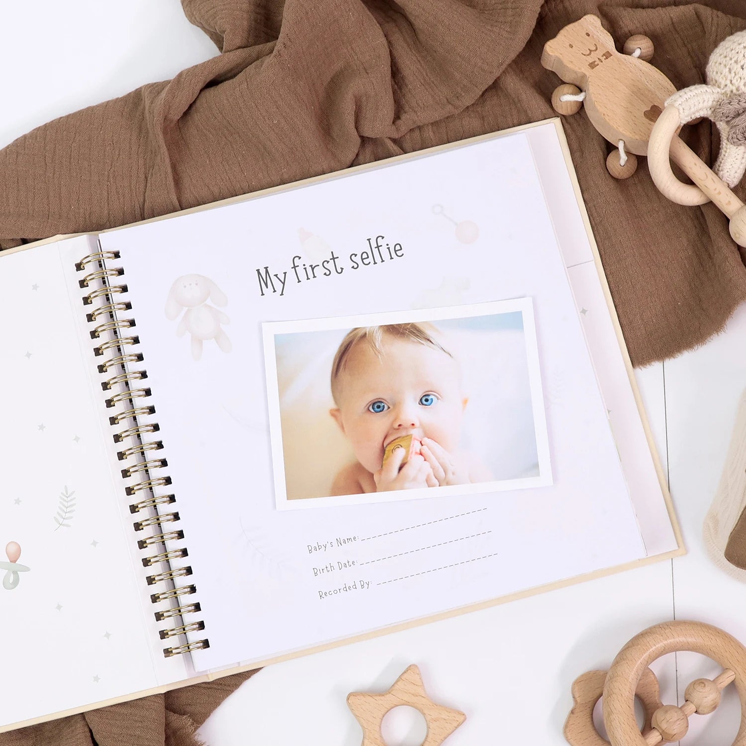 Livre souvenir bébé 1ère année ERATOPIC — Journal mémoire naissance en lin, cadeau baby shower