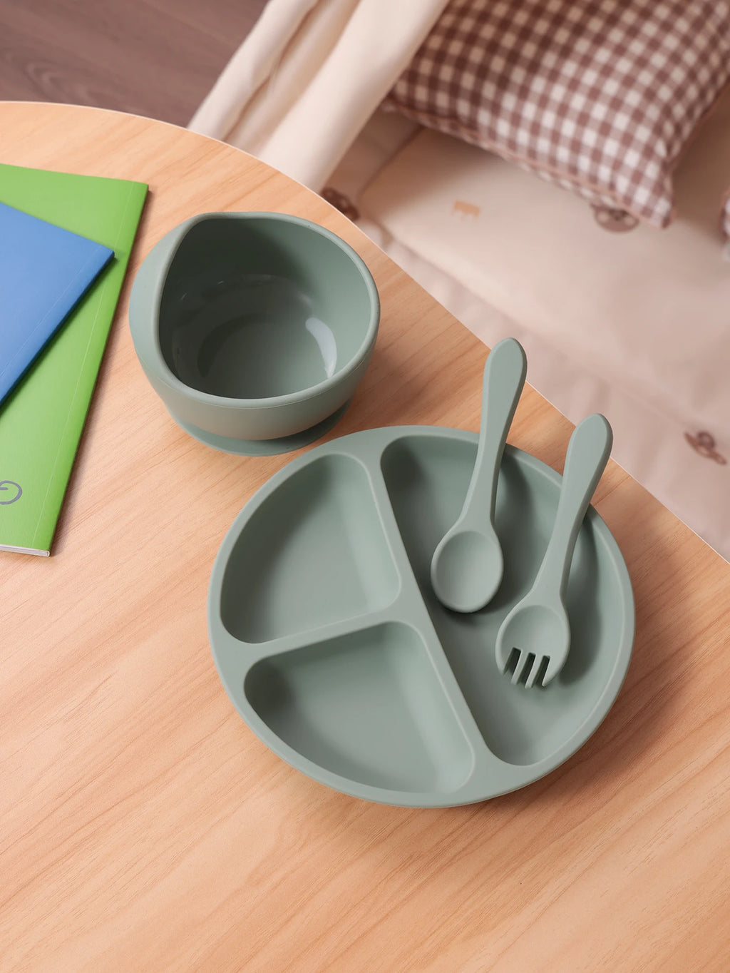 Set d'Assiettes Silicone Ventouses pour Bébé – Vaisselle Complète 4 Pièces